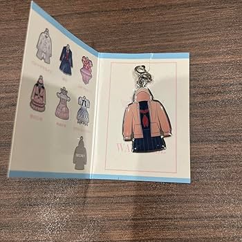 希少新品AKB48渡辺麻友（まゆゆ）卒業コンサート限定マフラー 希少新品AKB48渡辺麻友（まゆゆ）卒業コンサート限定マフラー